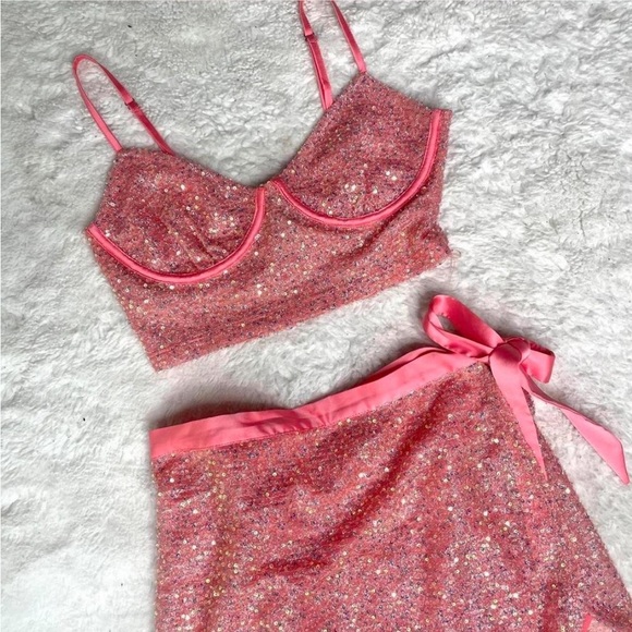 Pink sequin co-ord set - perfect for a party or festival - Picture 1 of 5